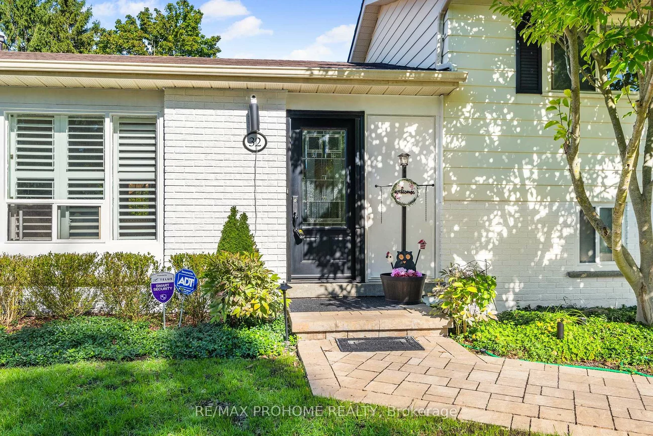 32, Sir Bedevere, Markham Village, Markham