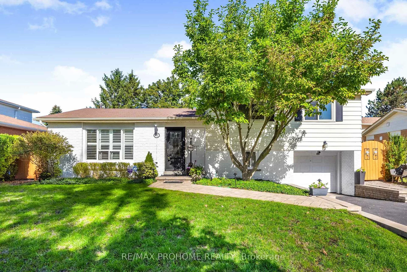 32, Sir Bedevere, Markham Village, Markham