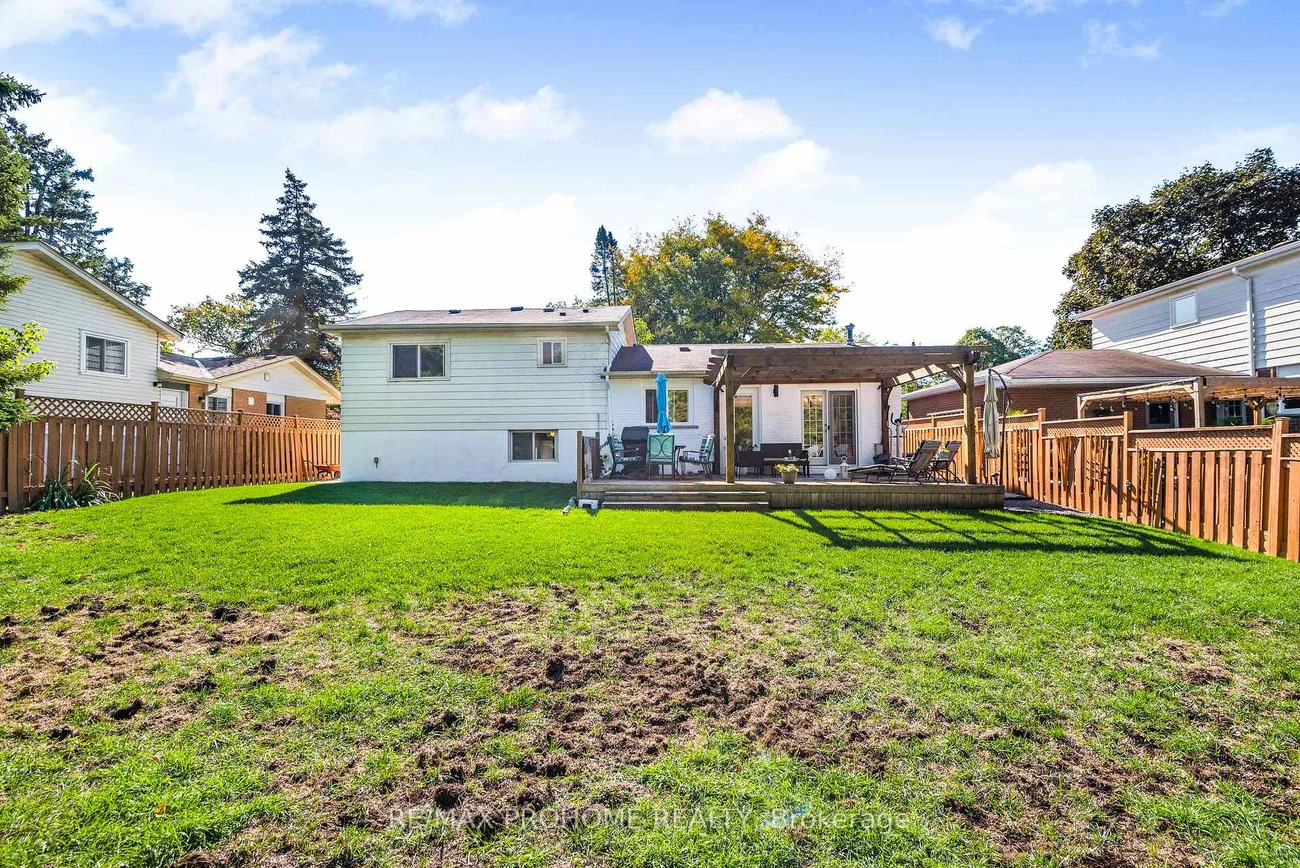 32, Sir Bedevere, Markham Village, Markham