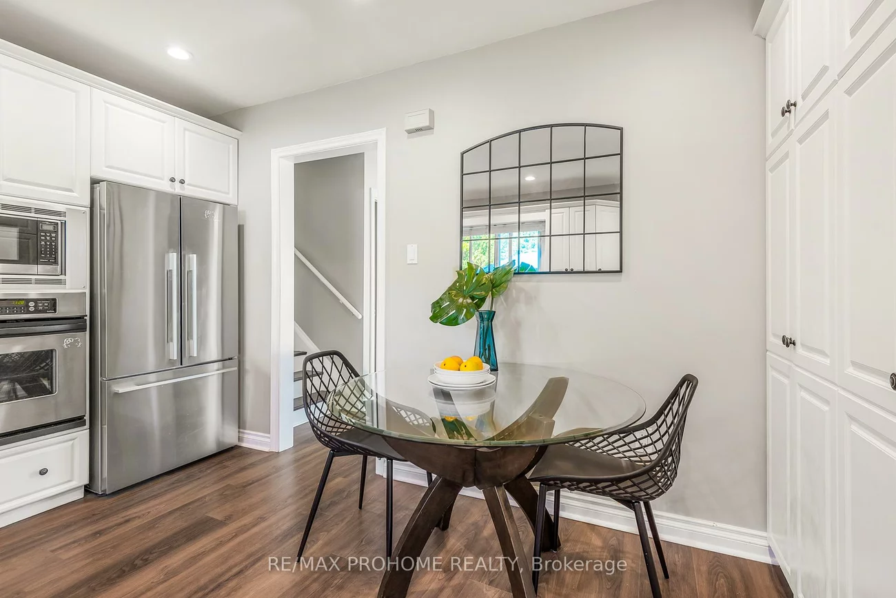 32, Sir Bedevere, Markham Village, Markham