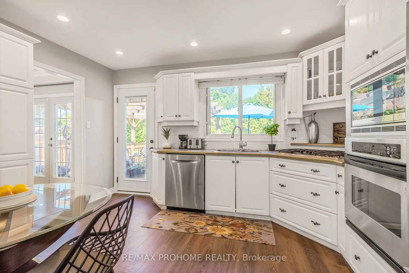 32, Sir Bedevere, Markham Village, Markham