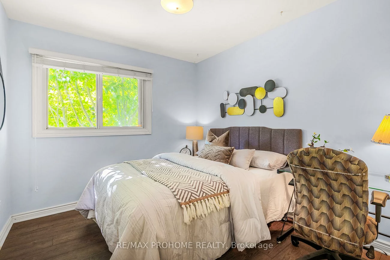 32, Sir Bedevere, Markham Village, Markham