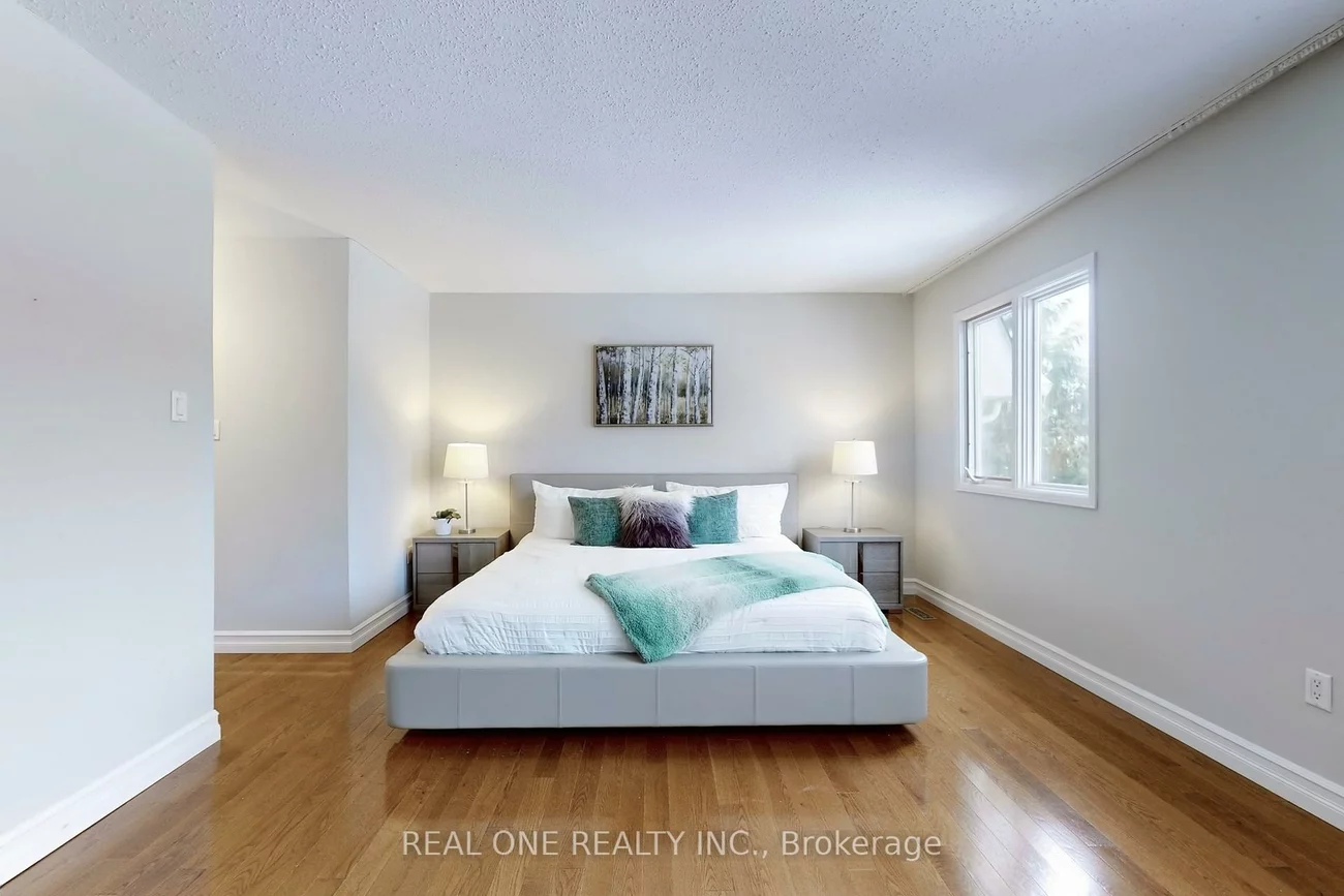 27, Aitken, Unionville, Markham