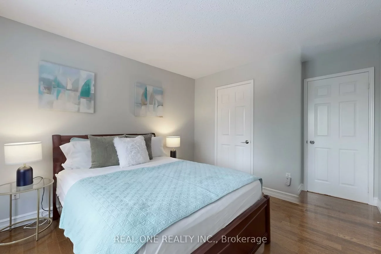 27, Aitken, Unionville, Markham