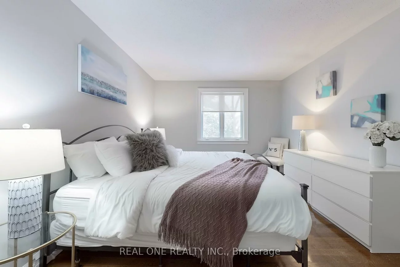 27, Aitken, Unionville, Markham