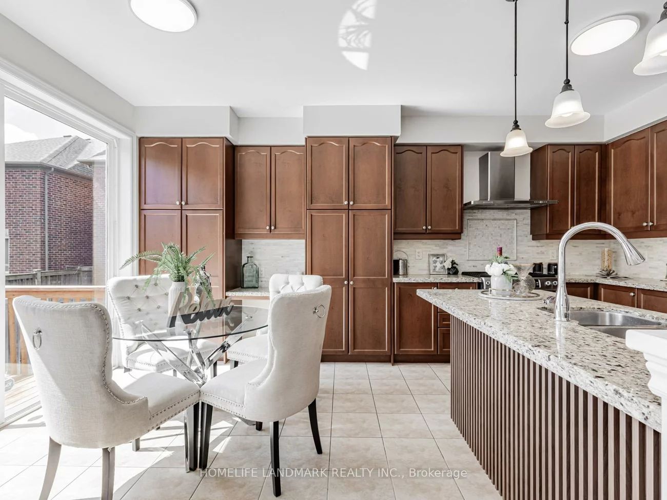 3, Wintam, Victoria Square, Markham