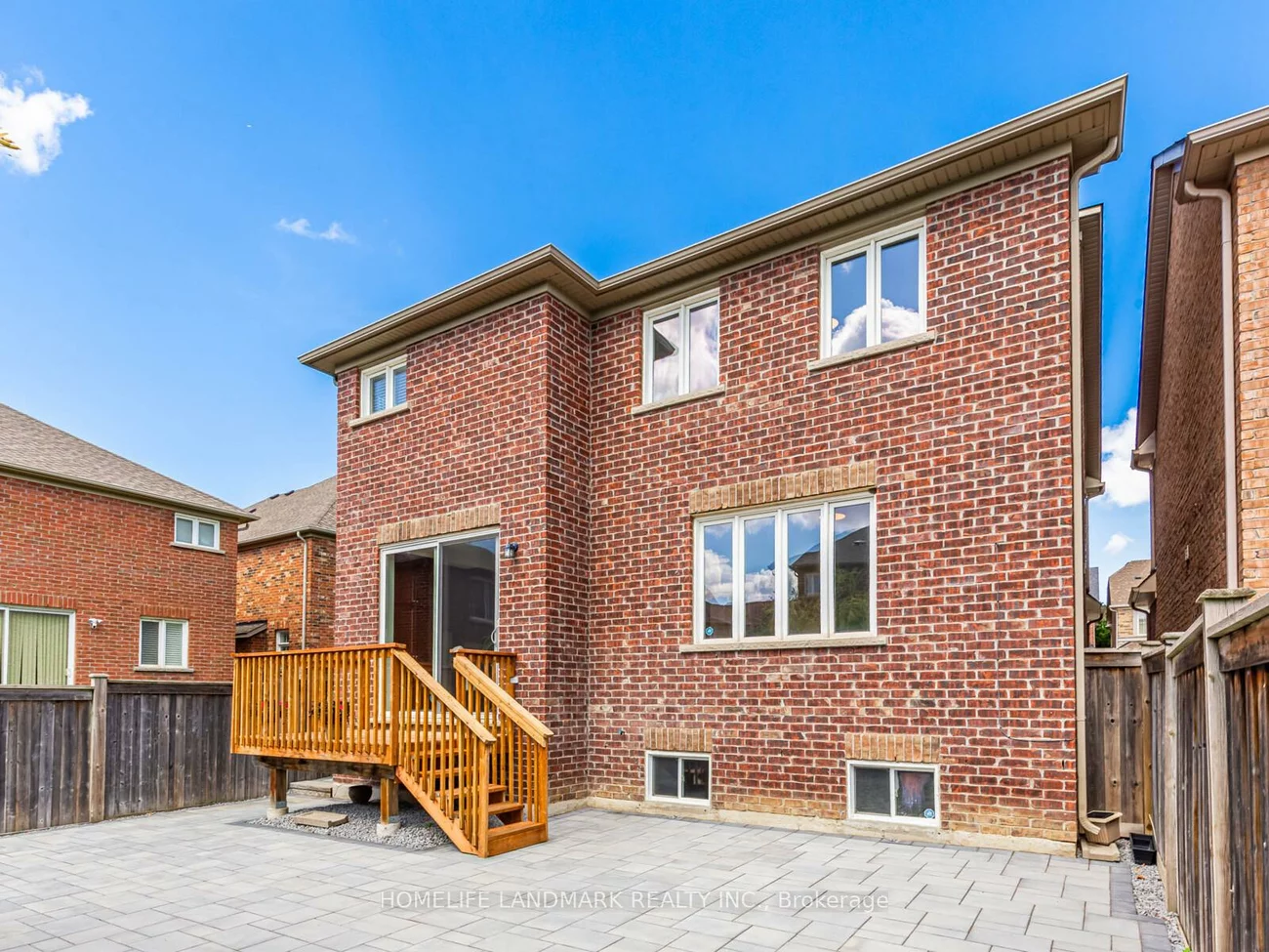 3, Wintam, Victoria Square, Markham