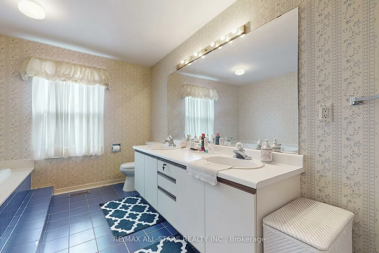 82, Waterbridge, Unionville, Markham