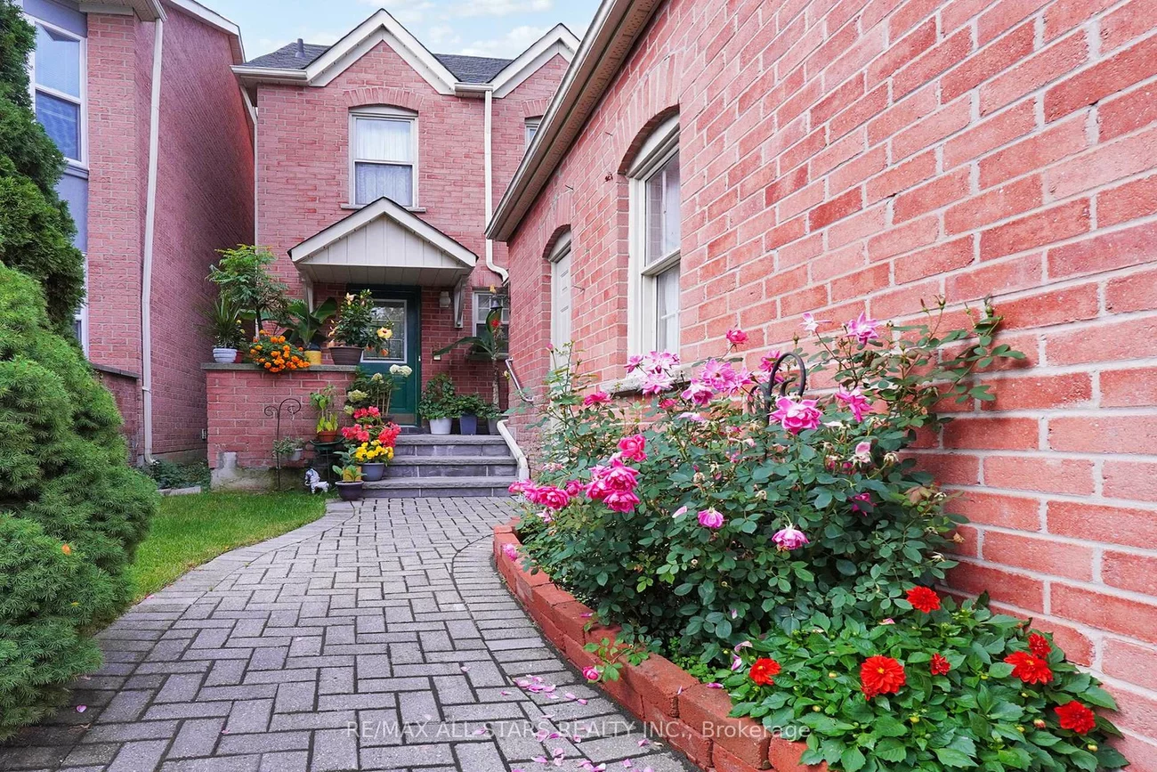 82, Waterbridge, Unionville, Markham