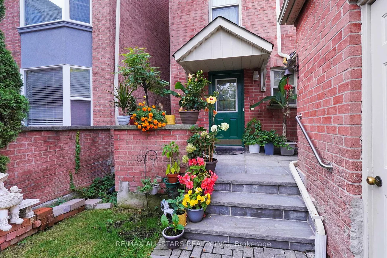 82, Waterbridge, Unionville, Markham