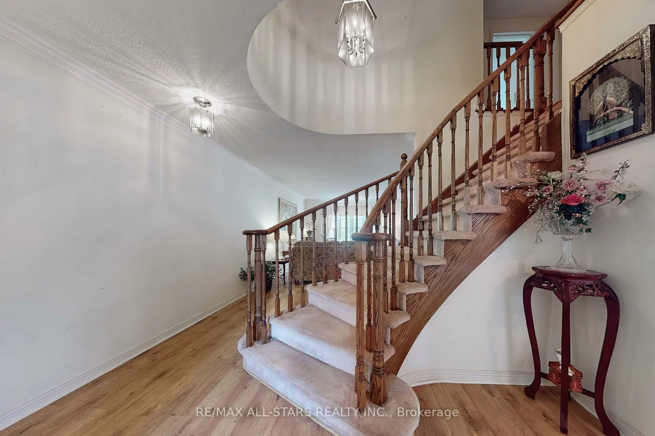 82, Waterbridge, Unionville, Markham