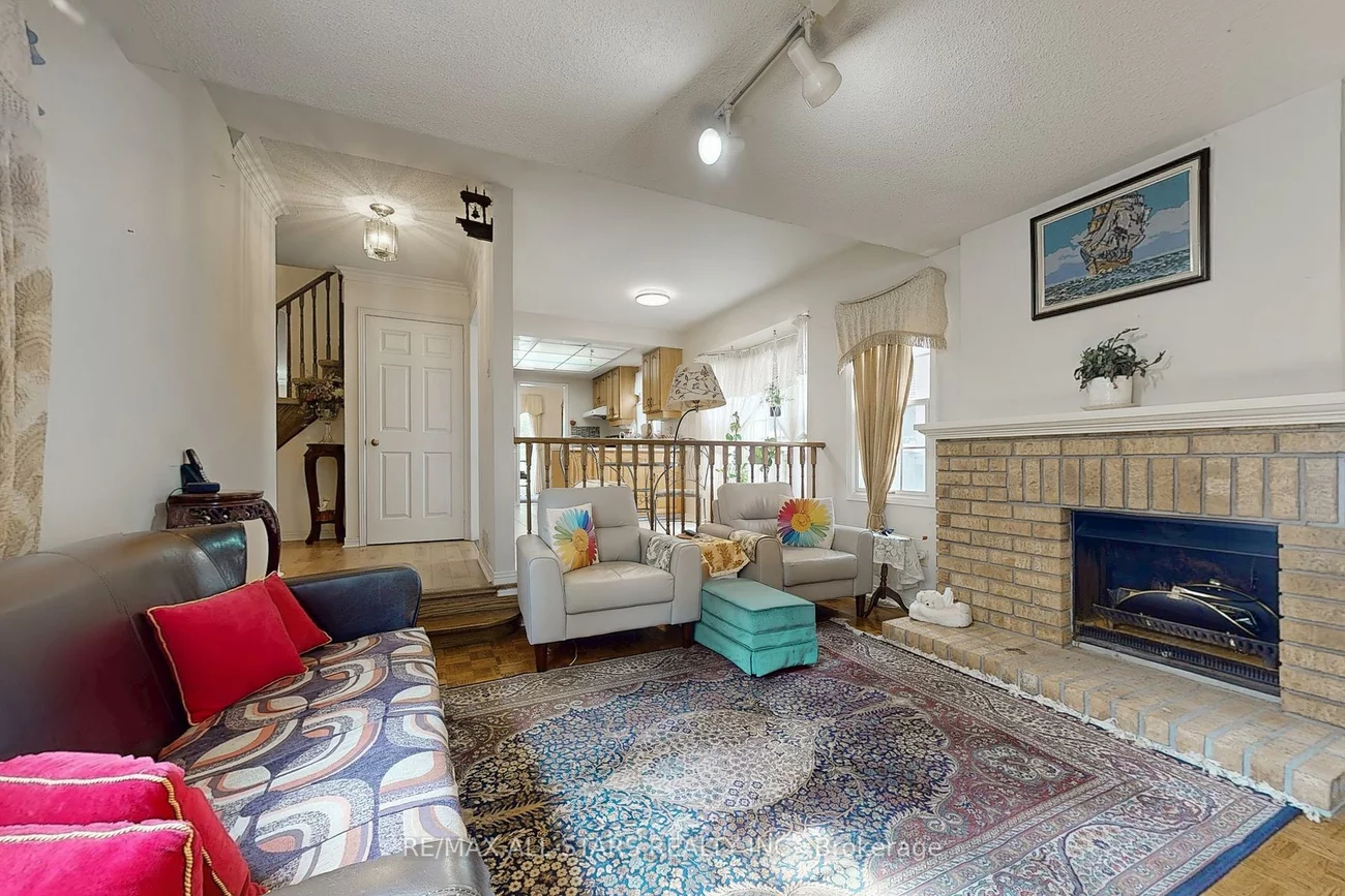 82, Waterbridge, Unionville, Markham