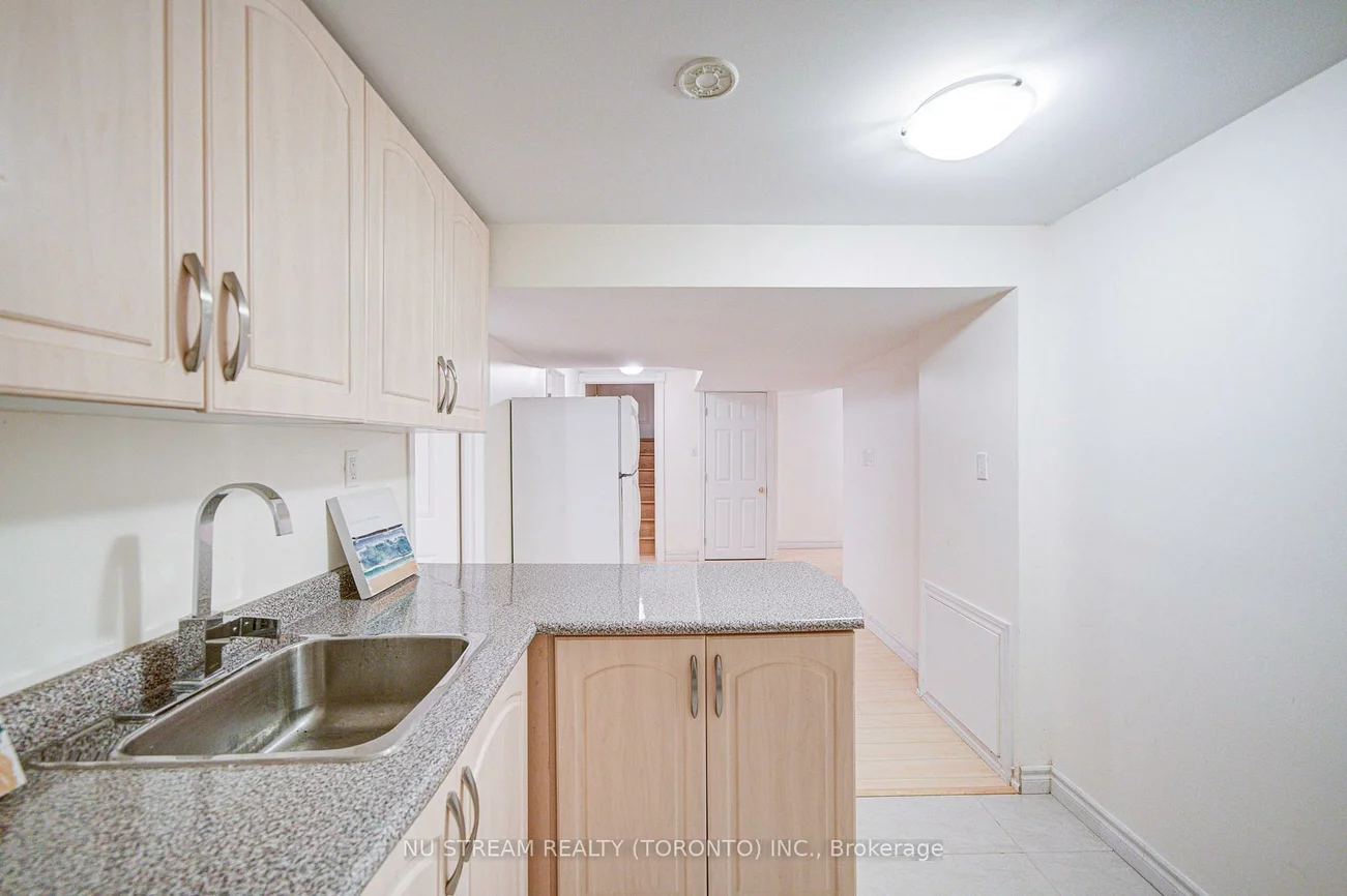 8, Hemingway, Unionville, Markham