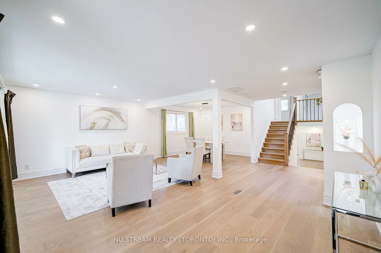 8, Hemingway, Unionville, Markham