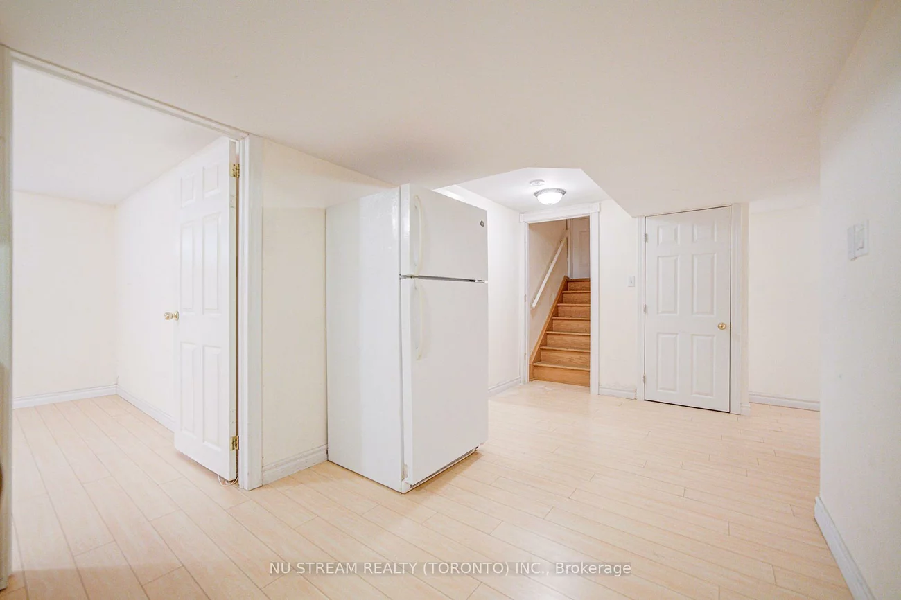 8, Hemingway, Unionville, Markham