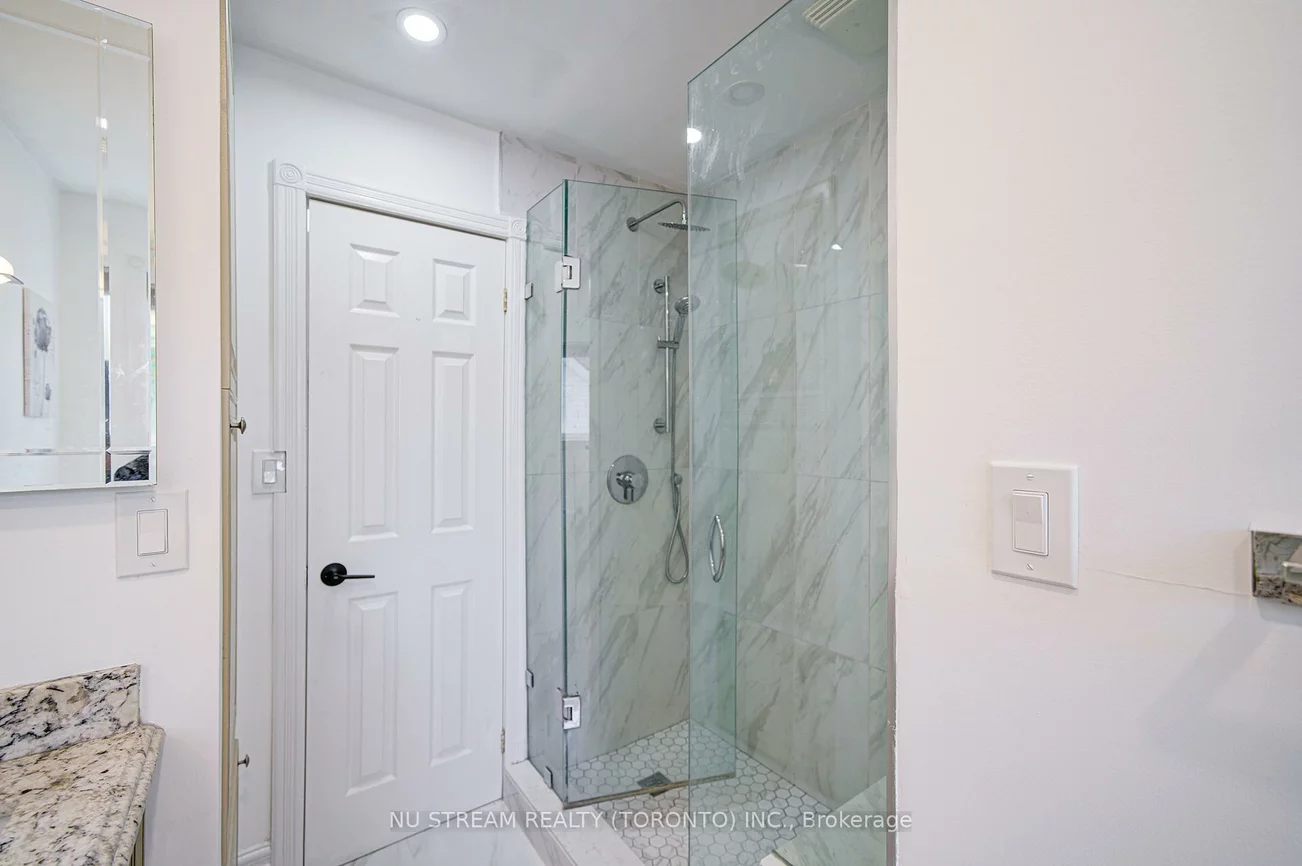 8, Hemingway, Unionville, Markham