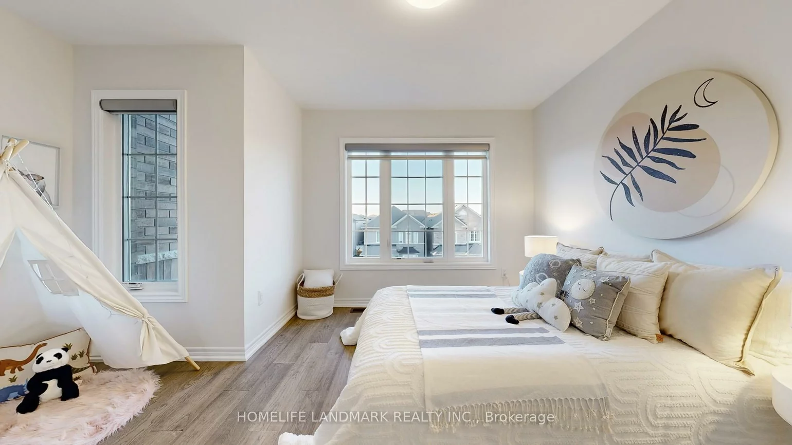 575, White's Hill, Cornell, Markham