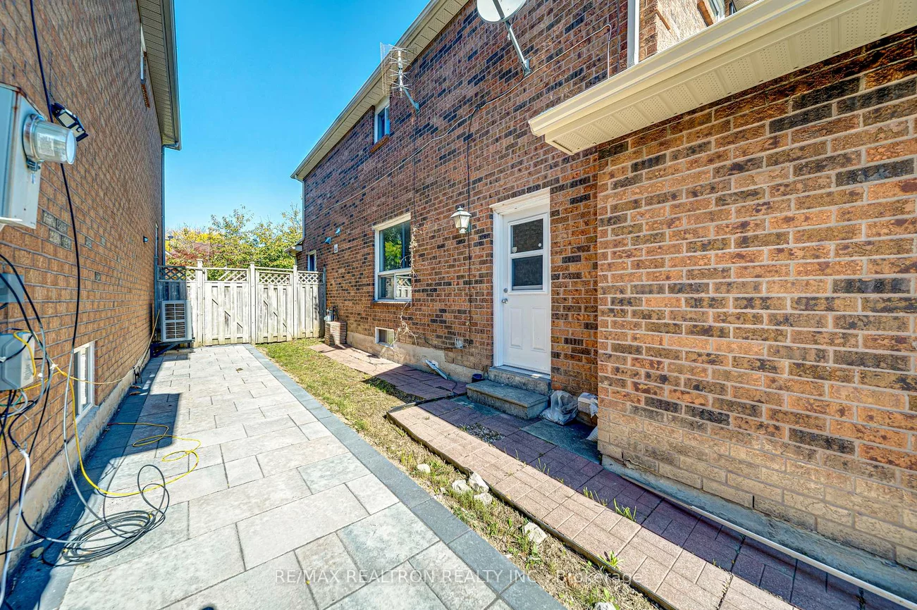 261, Hollingham, Unionville, Markham