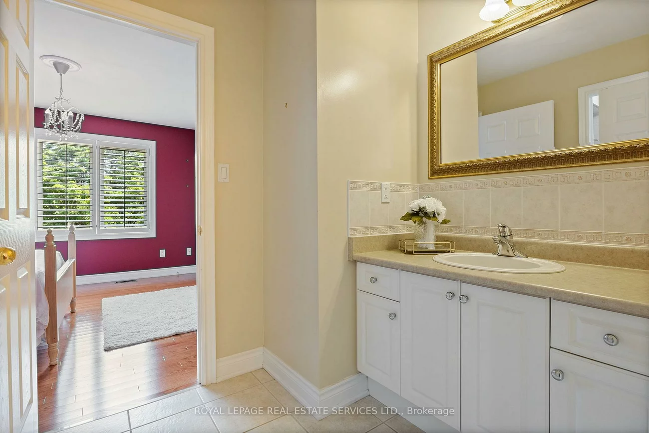 96, Bradgate, Thornlea, Markham