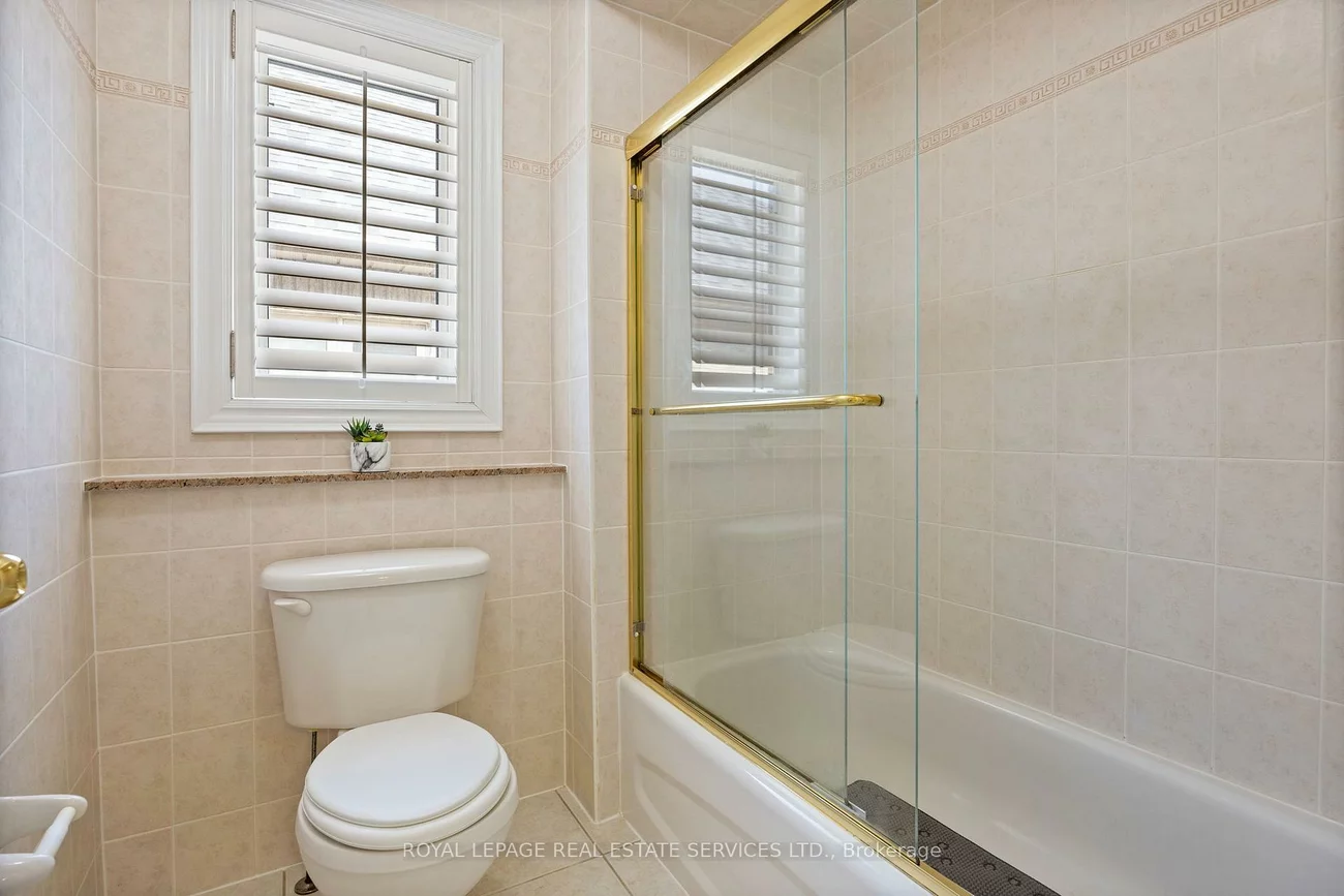 96, Bradgate, Thornlea, Markham