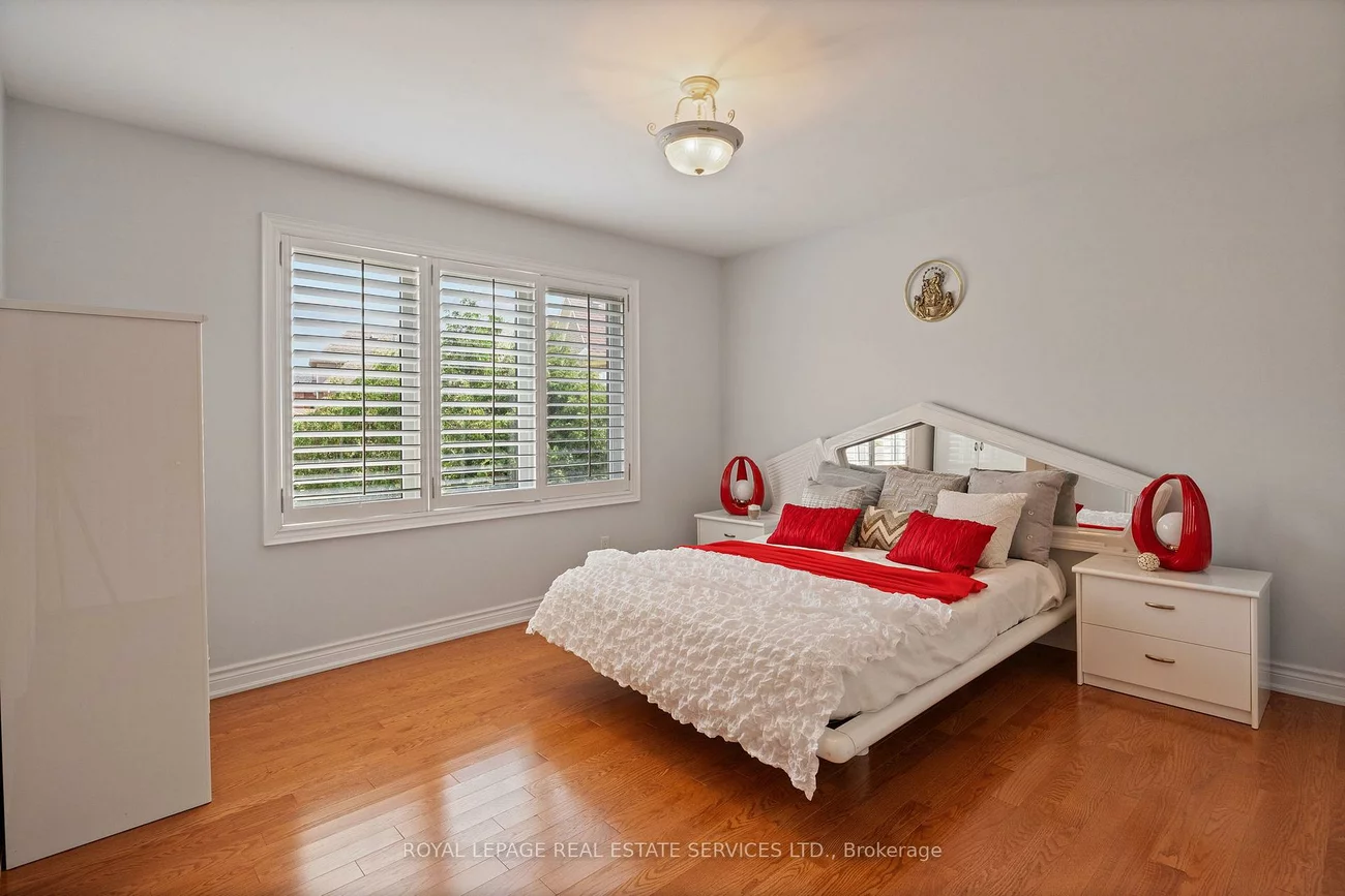 96, Bradgate, Thornlea, Markham