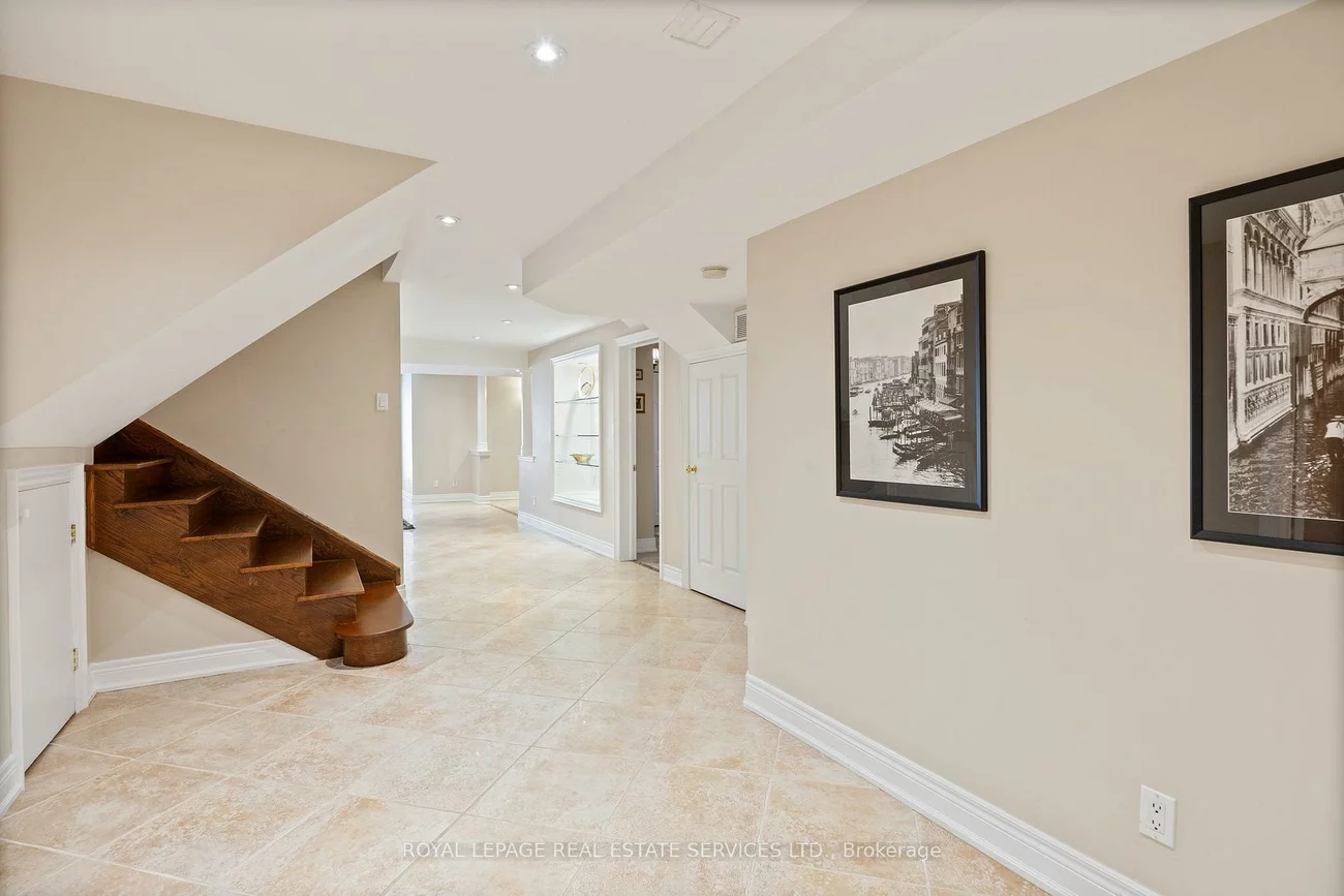 96, Bradgate, Thornlea, Markham