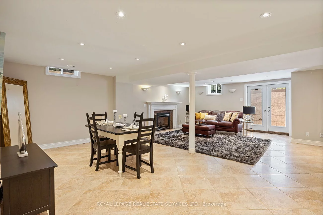 96, Bradgate, Thornlea, Markham