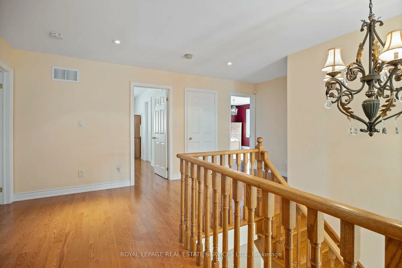 96, Bradgate, Thornlea, Markham