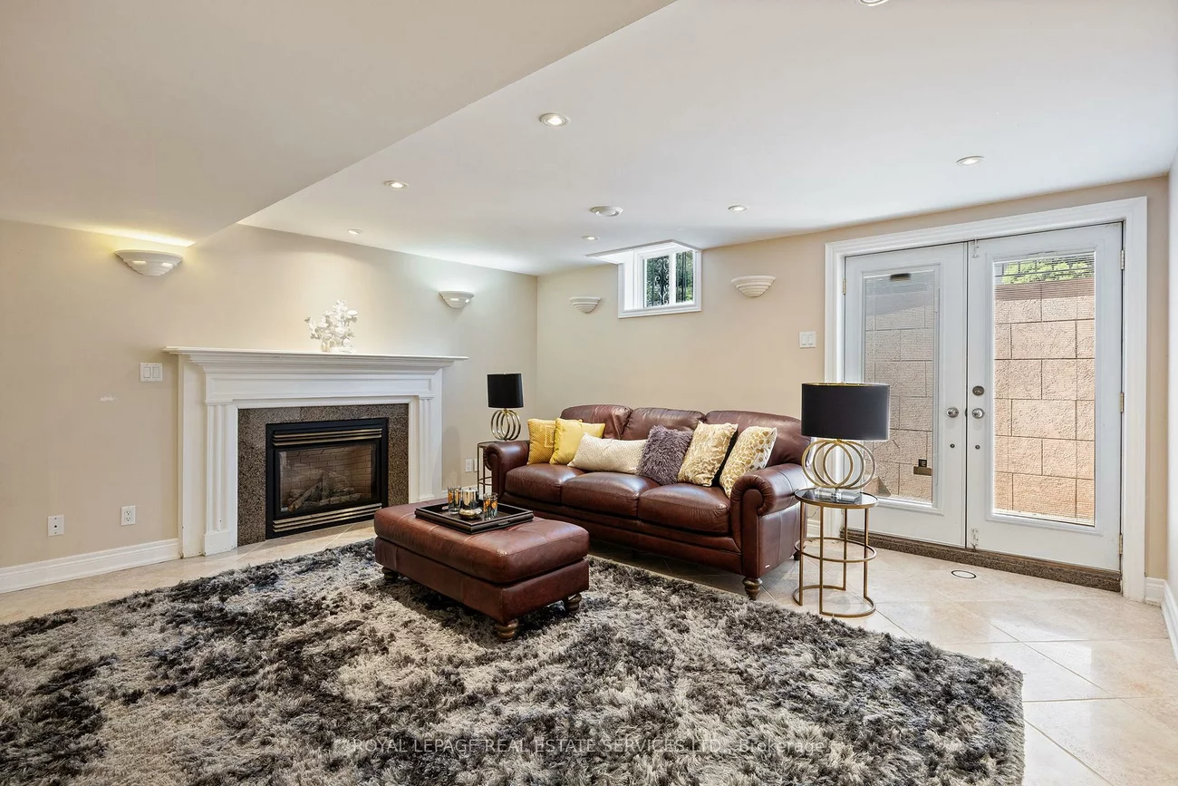 96, Bradgate, Thornlea, Markham