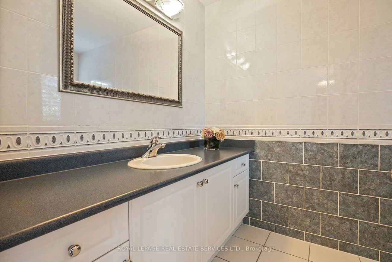 96, Bradgate, Thornlea, Markham