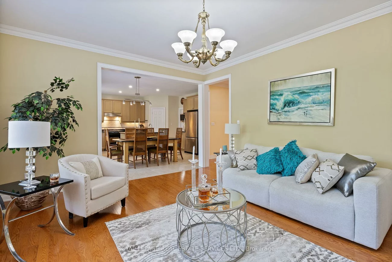 96, Bradgate, Thornlea, Markham