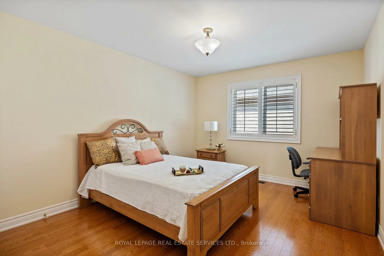 96, Bradgate, Thornlea, Markham