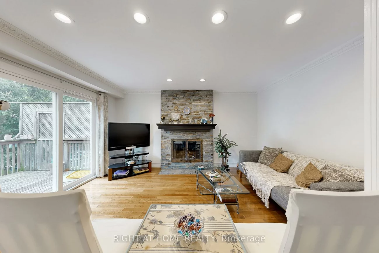 52, Breckonwood, Aileen-Willowbrook, Markham