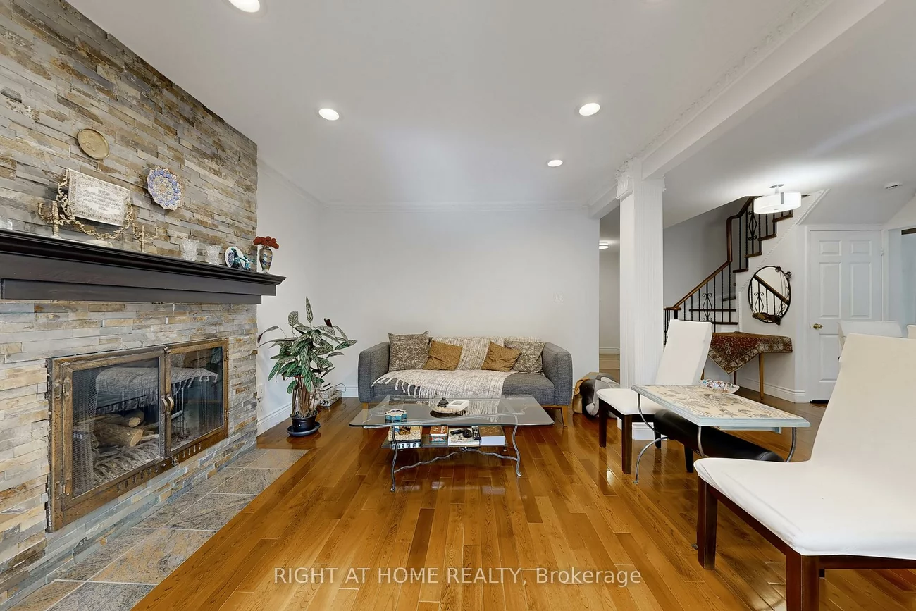 52, Breckonwood, Aileen-Willowbrook, Markham