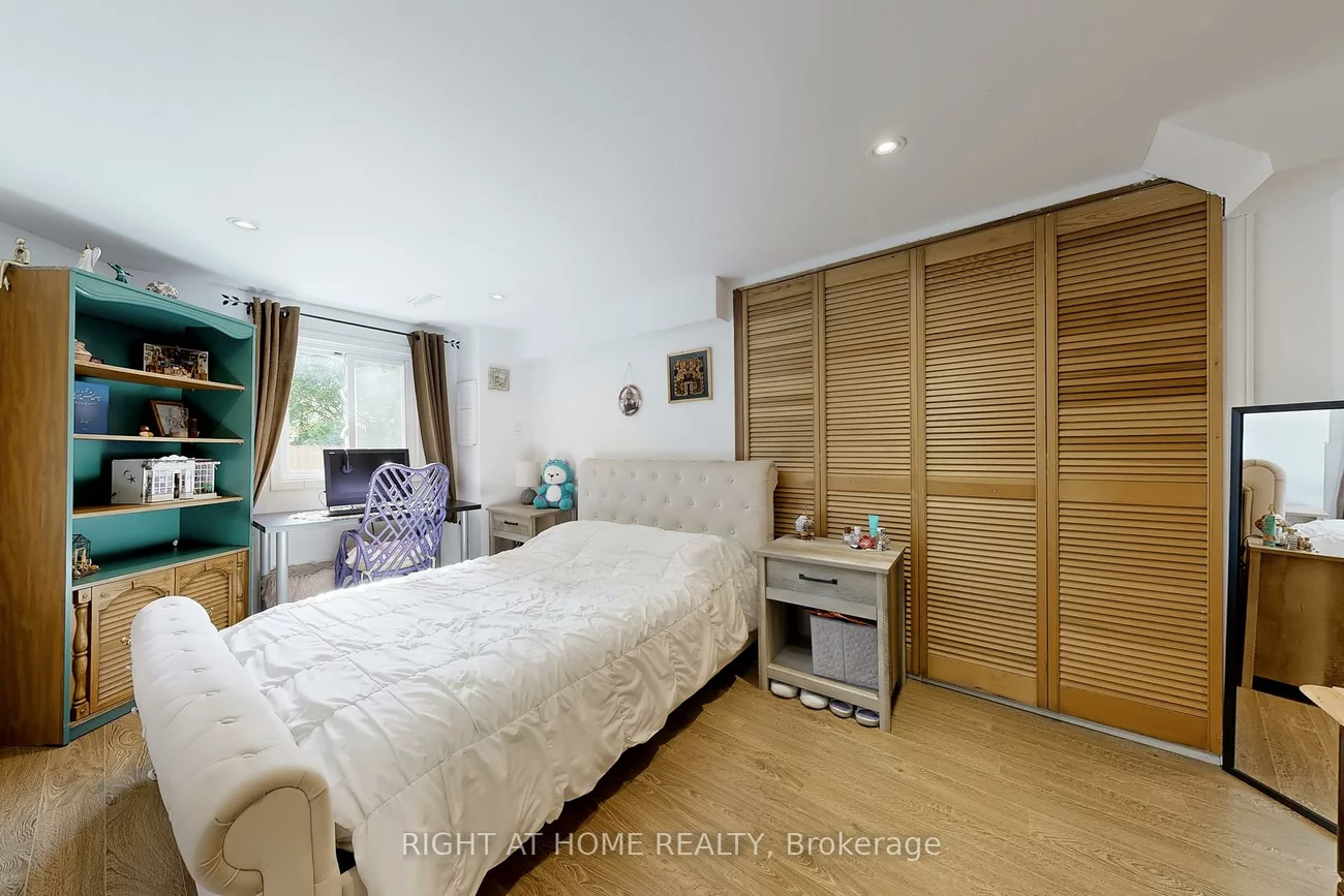 52, Breckonwood, Aileen-Willowbrook, Markham