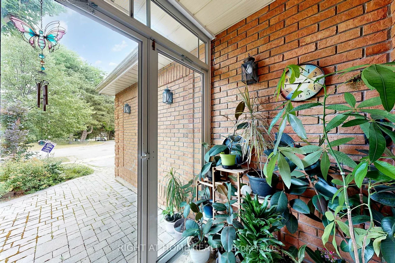 52, Breckonwood, Aileen-Willowbrook, Markham