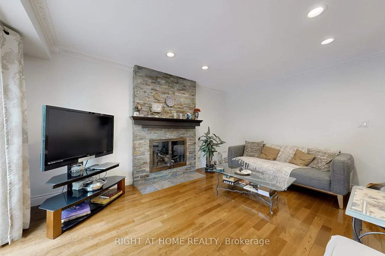 52, Breckonwood, Aileen-Willowbrook, Markham