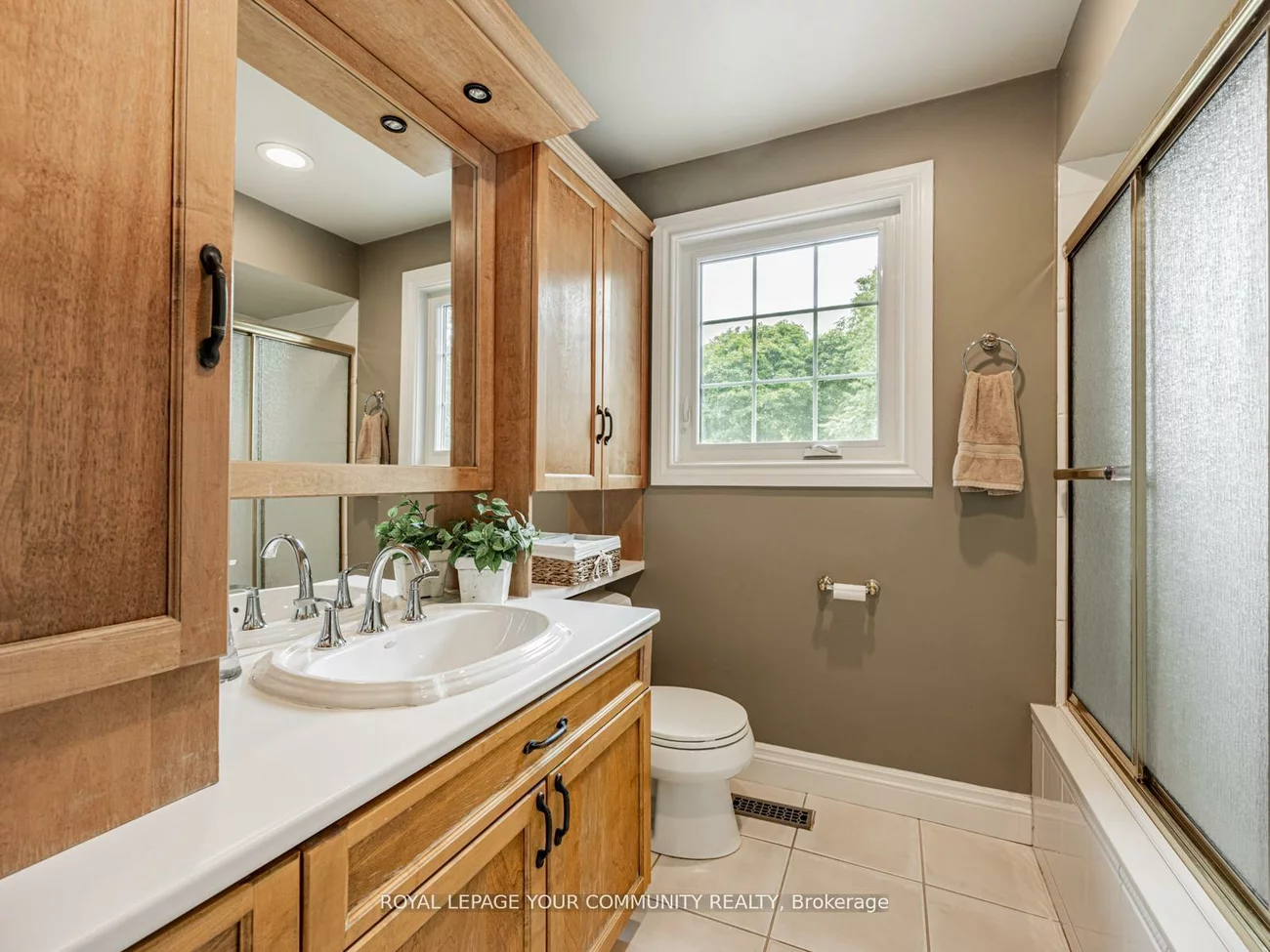 10, Banquo, Royal Orchard, Markham