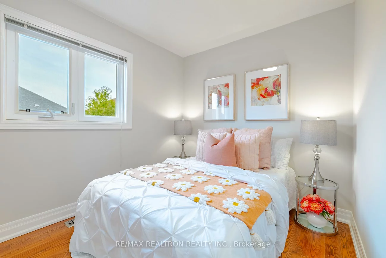 28, Marydale, Middlefield, Markham