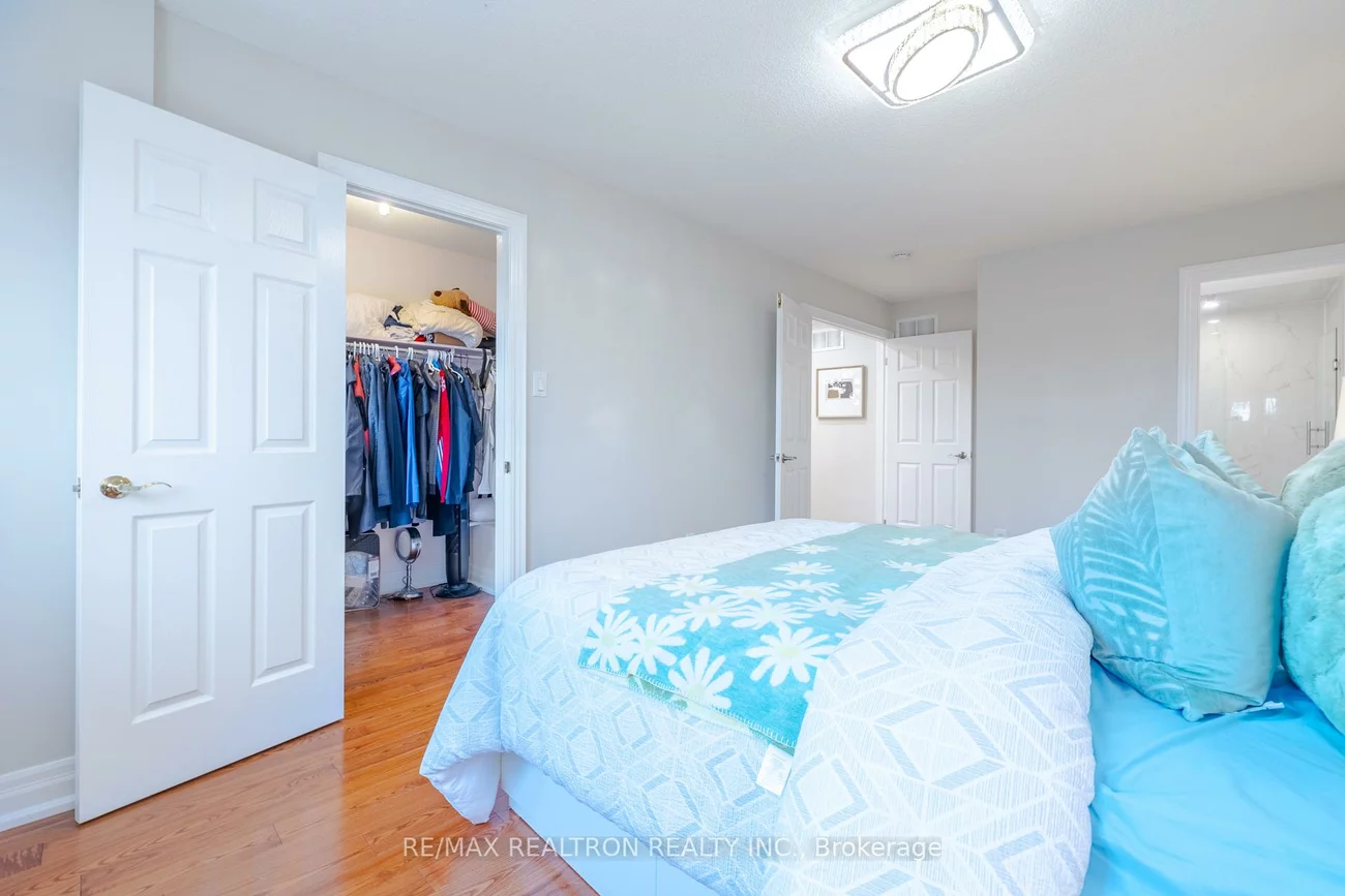 28, Marydale, Middlefield, Markham