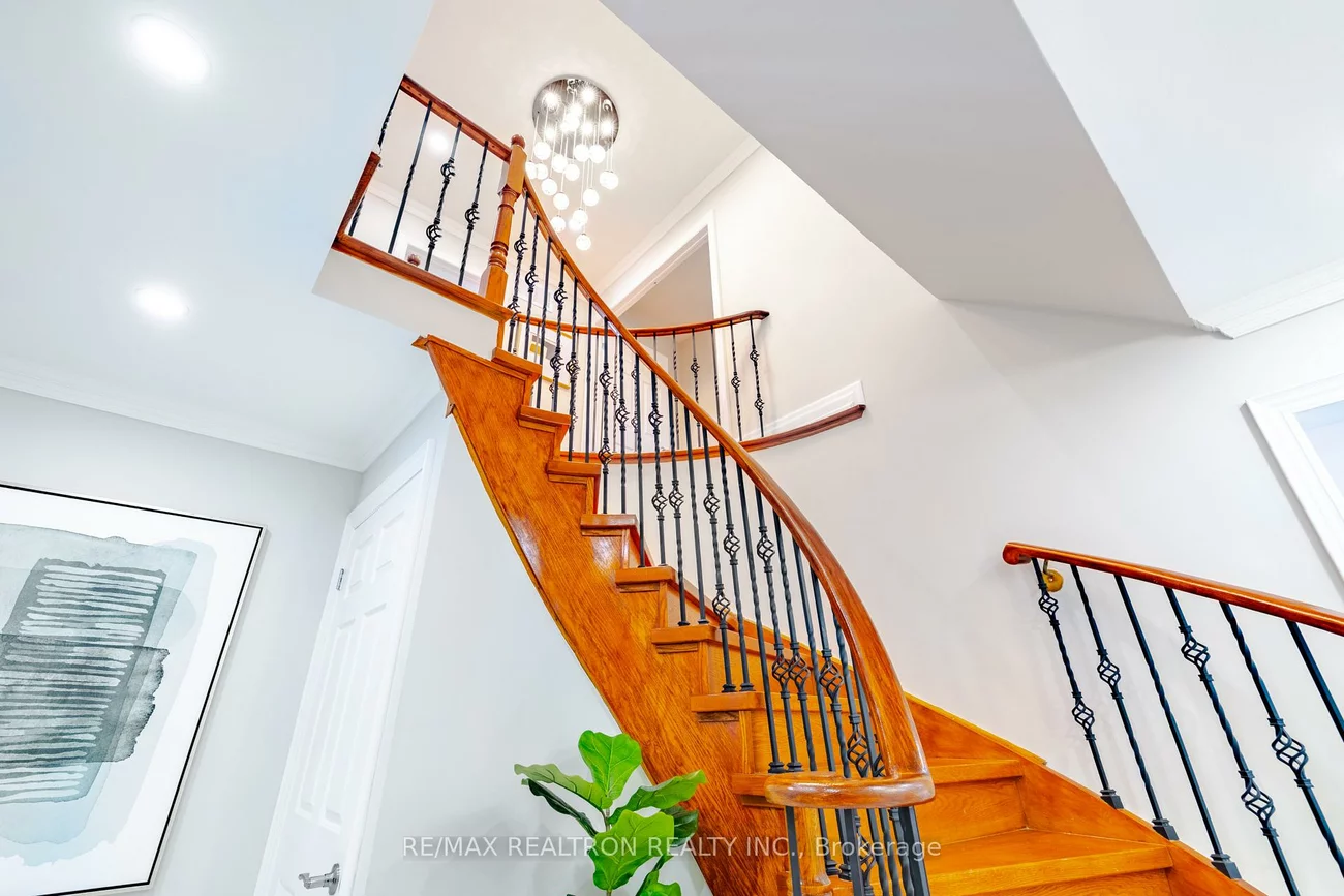 28, Marydale, Middlefield, Markham