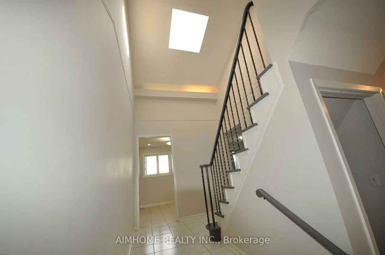 36, Flowervale, German Mills, Markham