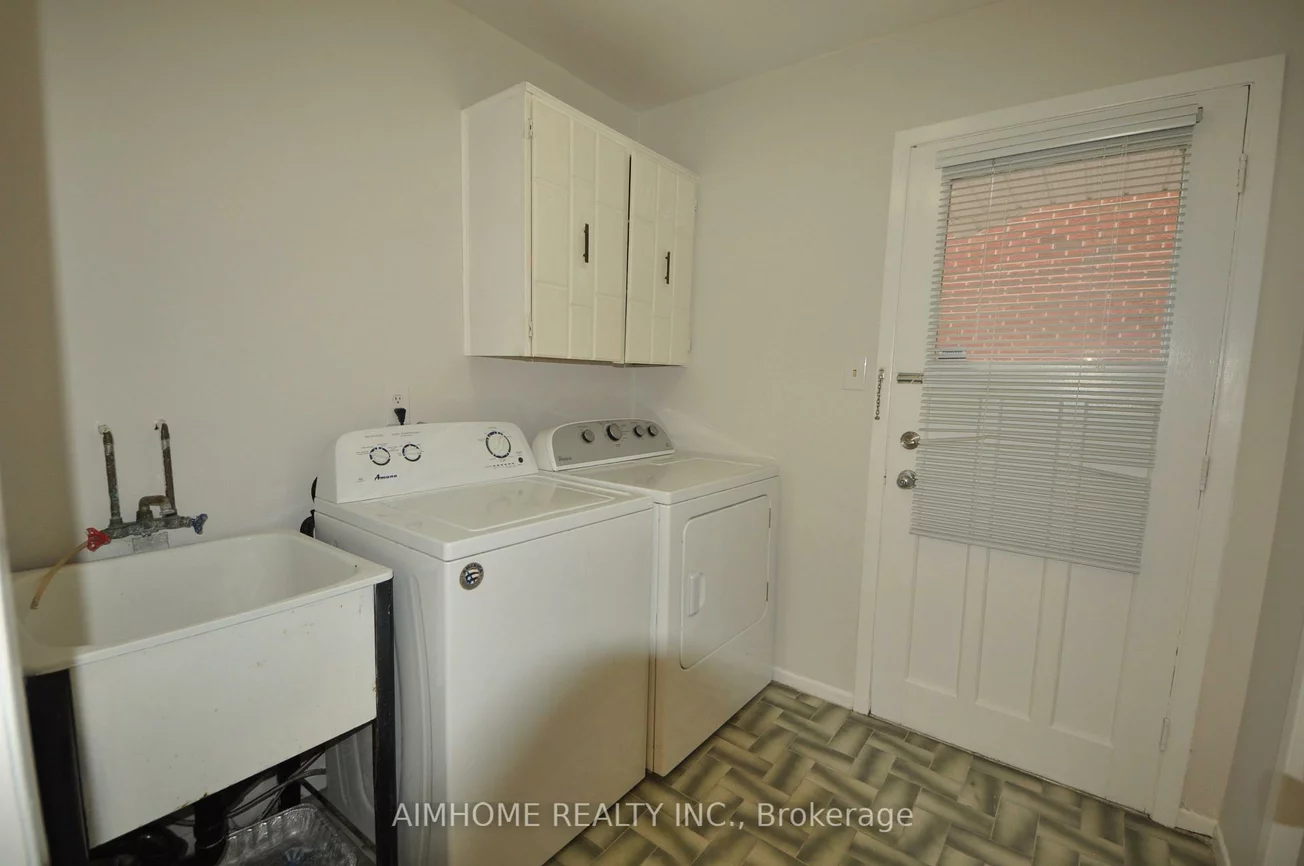 36, Flowervale, German Mills, Markham