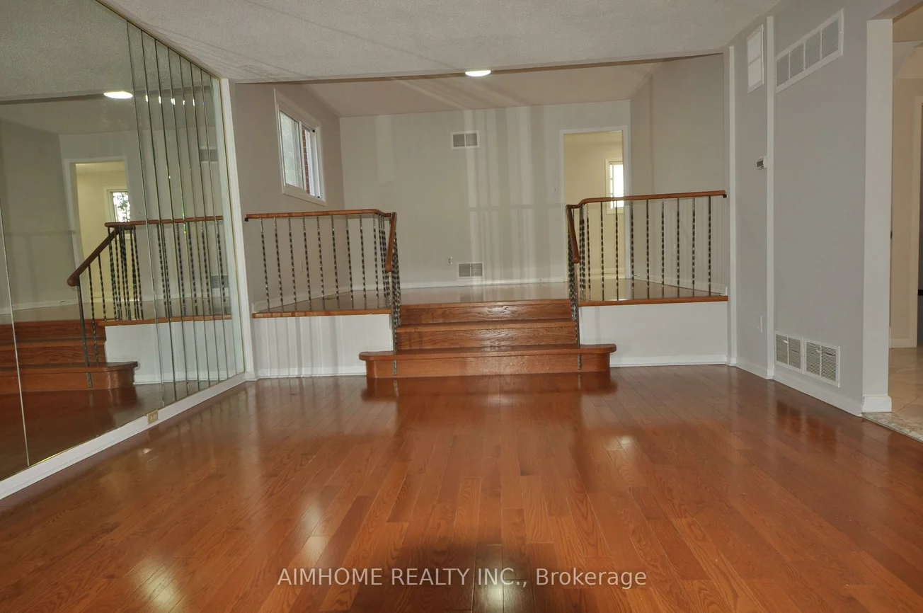 36, Flowervale, German Mills, Markham