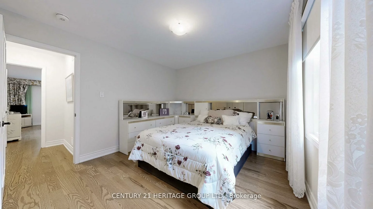 280, Henderson, Royal Orchard, Markham