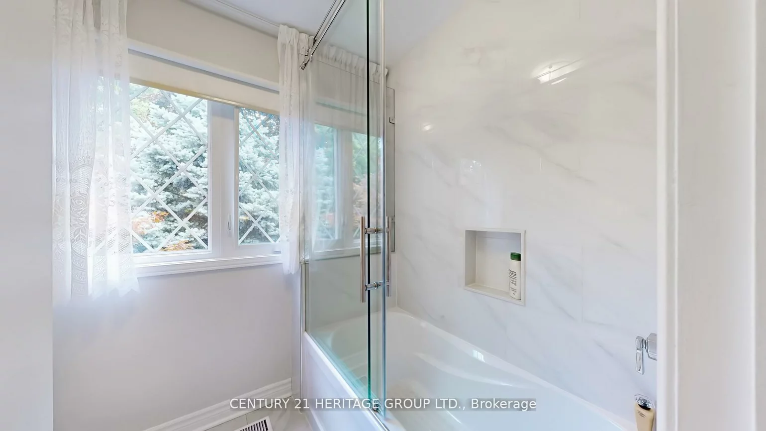 280, Henderson, Royal Orchard, Markham