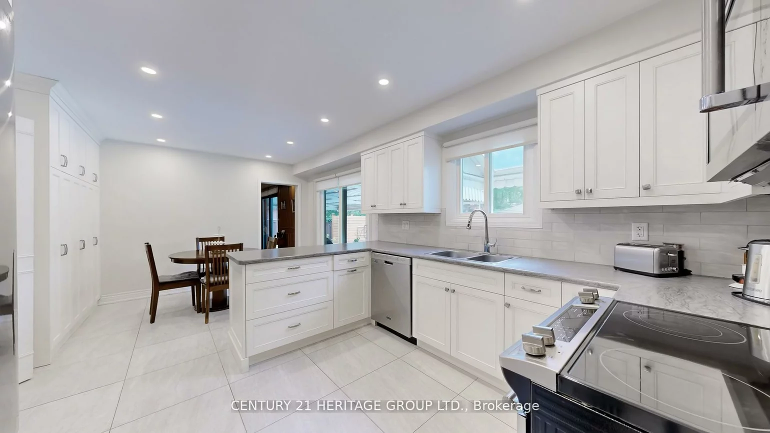 280, Henderson, Royal Orchard, Markham