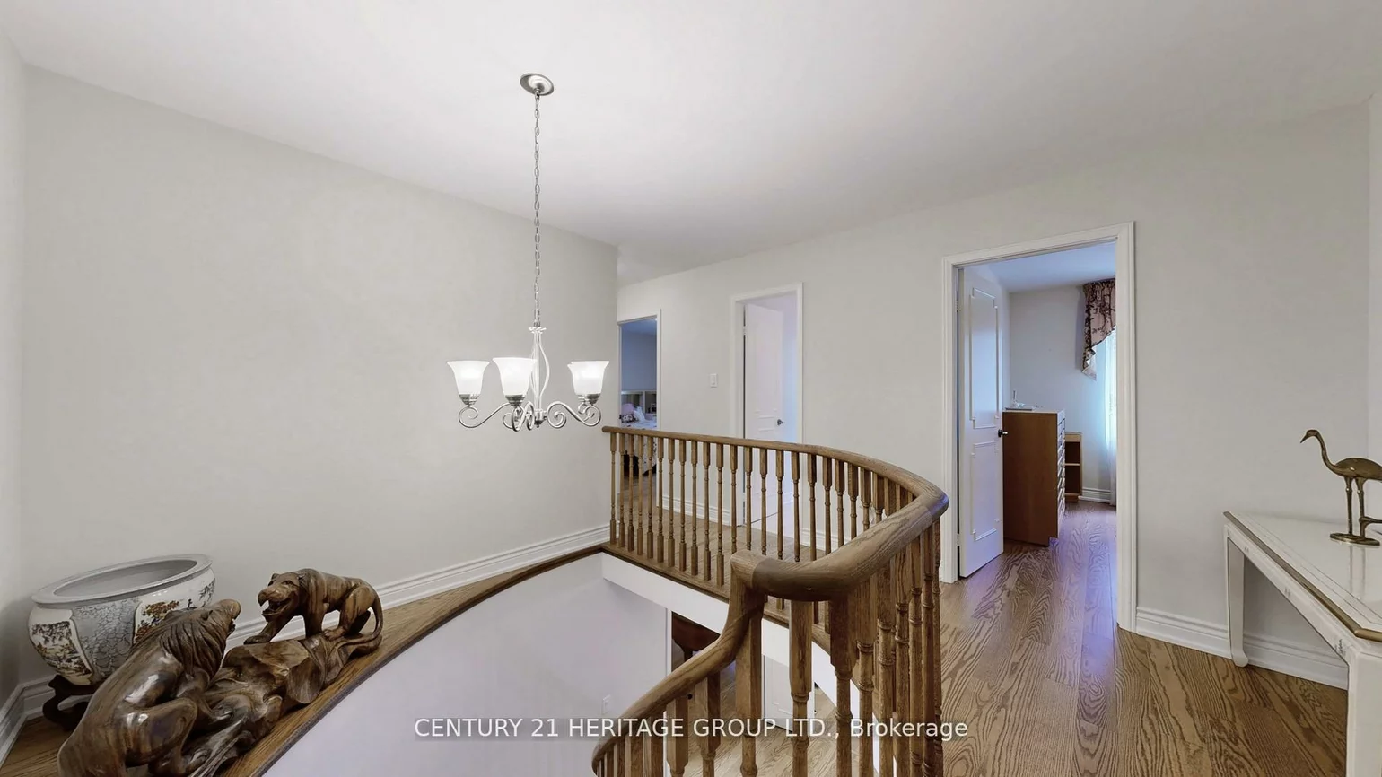 280, Henderson, Royal Orchard, Markham