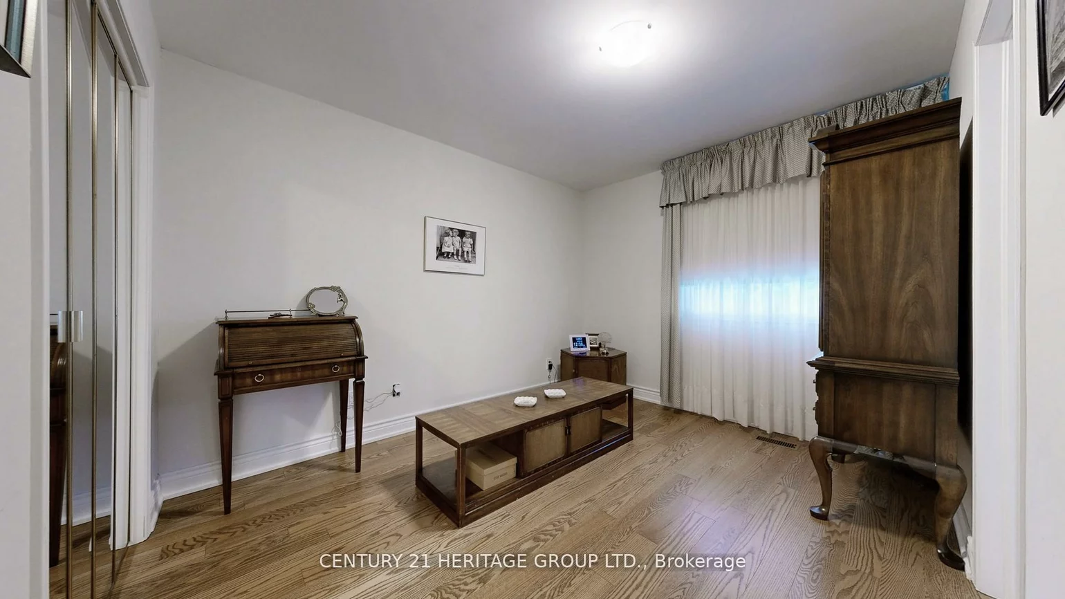 280, Henderson, Royal Orchard, Markham