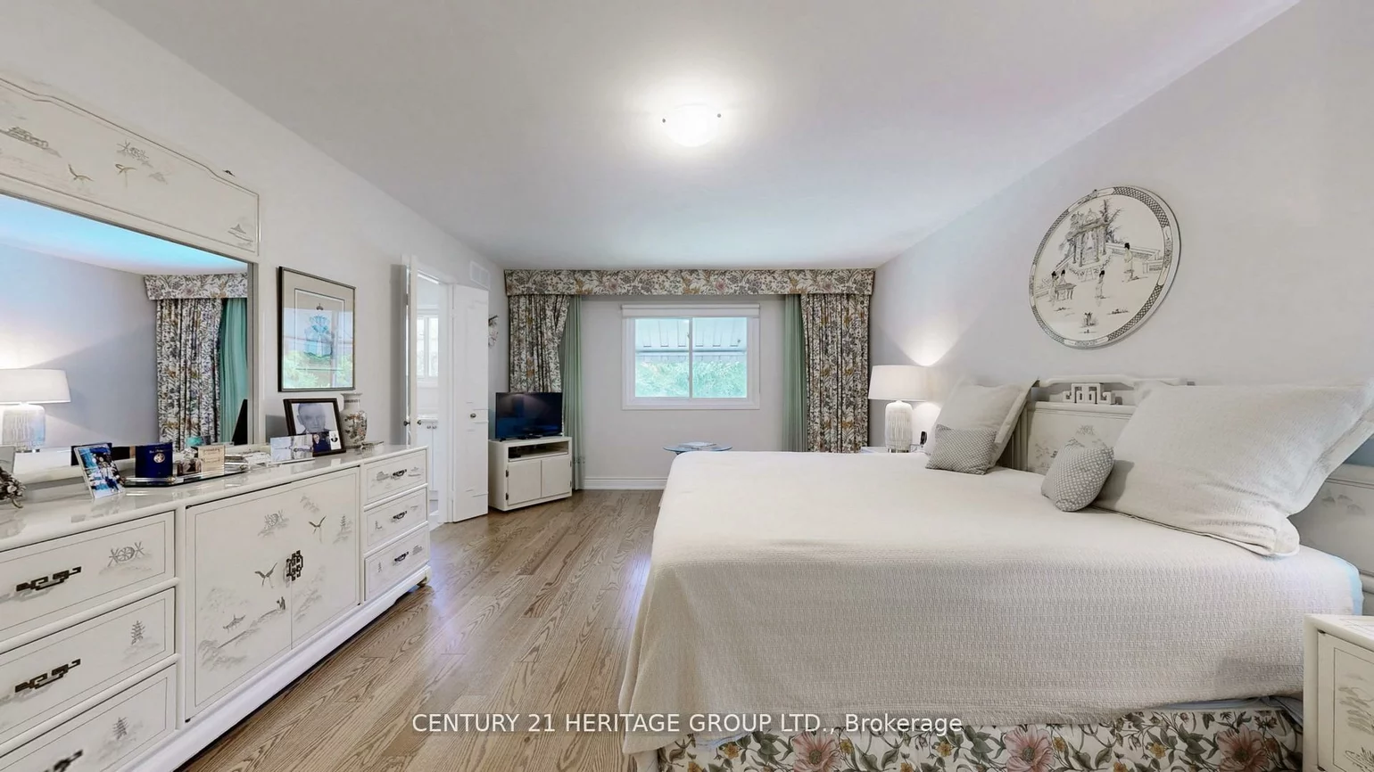 280, Henderson, Royal Orchard, Markham